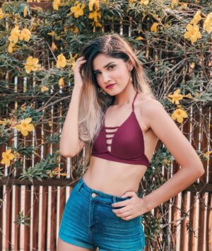 Ashima Chaudhary Instagram - What’s the dumbest thing you’ve done in front of a crush?😜❤️🔥💋
.
.
📸- @mr._mk_photographer 
#teamshinchan #ashiqueen❤️