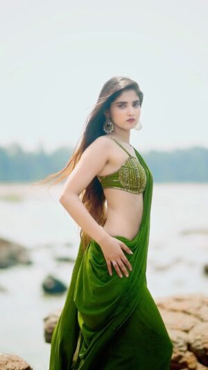 Ashima Chaudhary Instagram - NI TAINU DEKH KE JI LAGDA💚🥵🔥💋
.
.
.
📸- @rahulpurohitofficial 🫶
MUA- @isha__mua 🫶
.
.
.
#admirinyou #ashimachaudhary #reels #reelsindia #explore #reelitfeelit #model #outdoorvideography #foryou