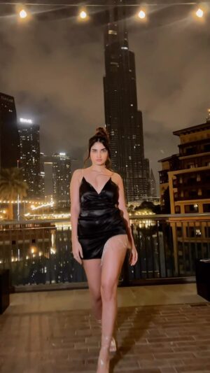 Ashima Chaudhary Instagram - black>>> 🖤❤️‍🔥🔥🥵
.
.
✍️ - @rohit__photography____ 
.
.
#reelsvideo #reelsinstagram #reelitfeelit #reelsindia #ashiqueen #gfbf
