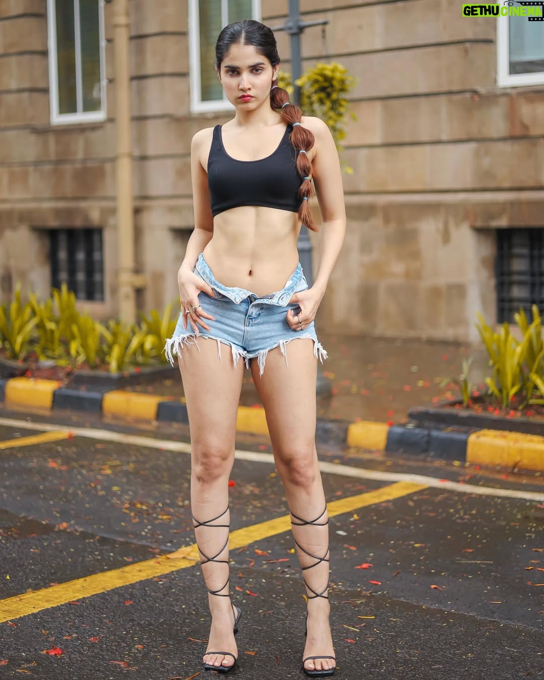 Ashima Chaudhary - 109.9K Likes - MY LIL WAIST CAN MAKE YOU SWITCH SLIDES.🥵♥️🖤🔥
.
.
.
📸- @rohit__photography____ 🔥
.
.
.
#fashion #otd #modelshoot #picoftheday #thursday #outdoorphotography #ashimachoudhary