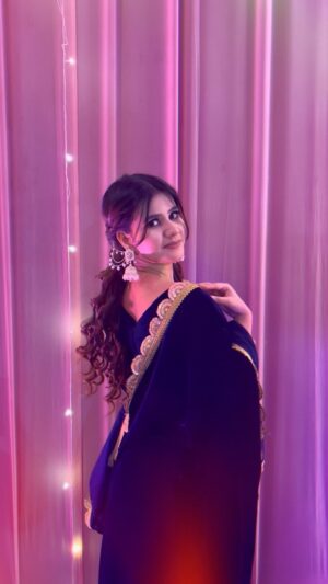 Ashima Saxena Instagram - Never felt this pretty in lehnga ✨
Wearing @glamour_zone06_fashion_store
#transition #traditional #lehnga #wedding #outfit