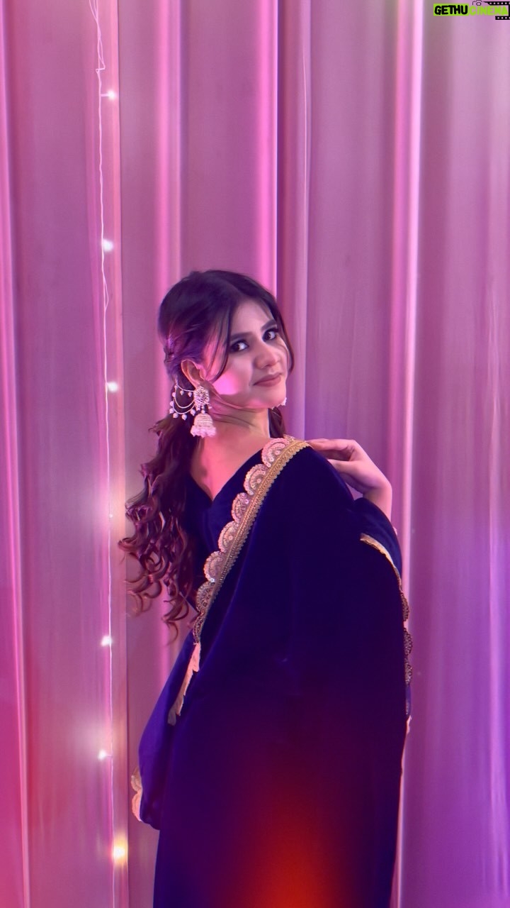 Ashima Saxena - 11.4K Likes - Never felt this pretty in lehnga ✨

Wearing @glamour_zone06_fashion_store 

#transition #traditional #lehnga #wedding #outfit
