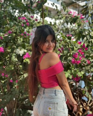 Ashima Saxena Instagram - Pretty in pink 🎀

#explore #trending #pink