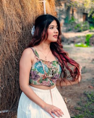 Ashima Saxena Instagram - In my moment 🎀

🎨 @amancreation.28 

#ashimaxfam #instagram #explore
