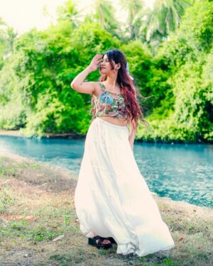 Ashima Saxena Instagram - In my moment 🎀

🎨 @amancreation.28 

#ashimaxfam #instagram #explore