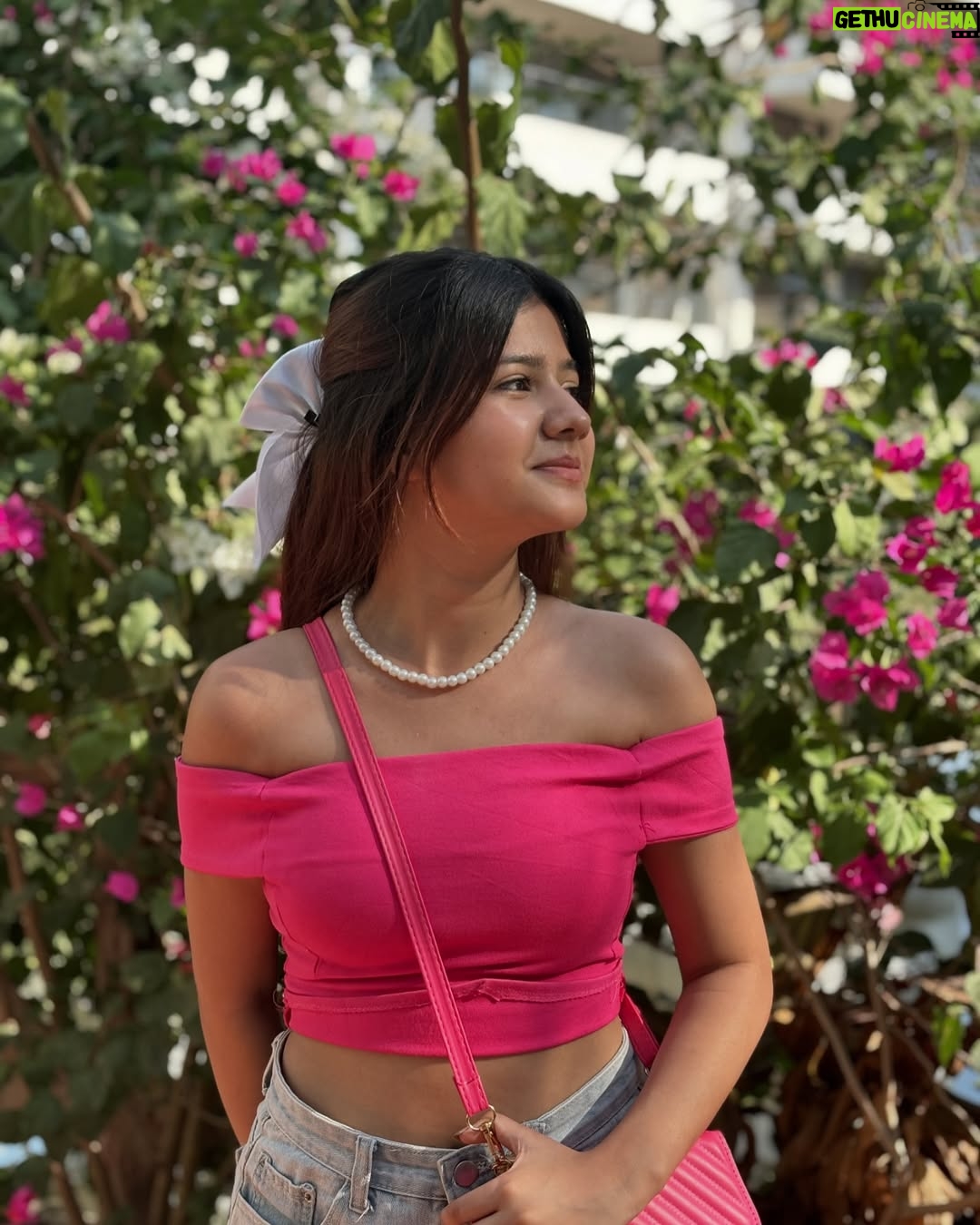 Ashima Saxena - 15.1K Likes - Pretty in pink 🎀

#explore #trending #pink