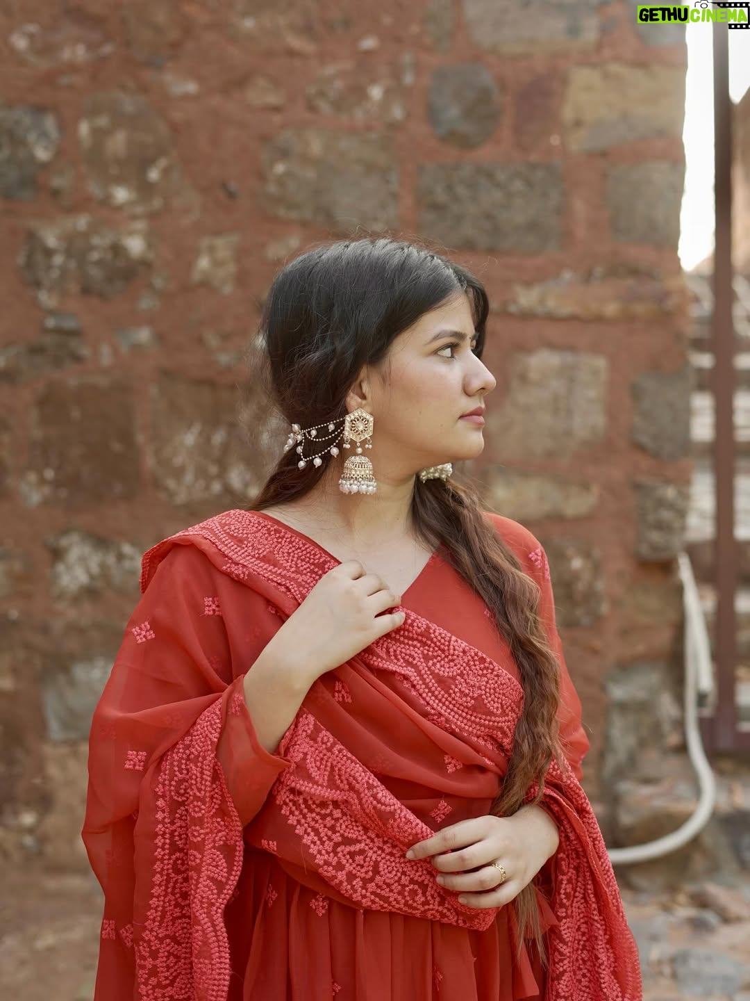 Ashima Saxena - 9.7K Likes - Alexa find my Ranjha 🦢✨

Wearing @trendy_iconn 

#ashimaxfam #traditional #outfit #explore #indian