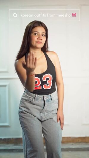 Ashima Saxena Instagram - This trend but make it pookie 🎀
#emergency #outfit #koreanoutfit