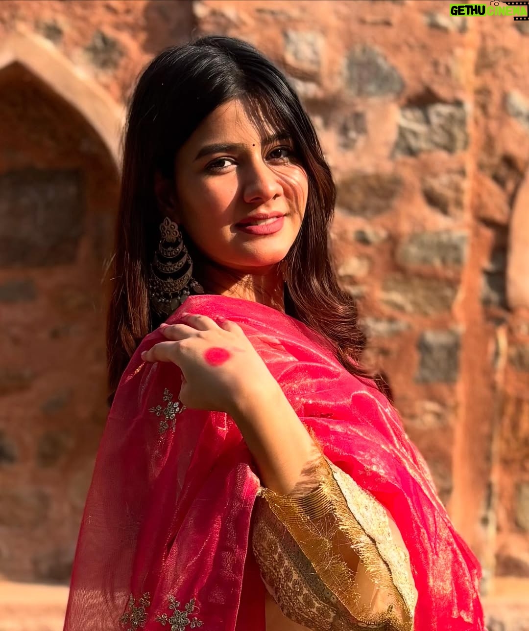 Ashima Saxena - 11.6K Likes - Romanticising my life w bindis n jhumkas 🪷✨🕊️

Wearing @trendy_iconn 

#outfit #indianwear #indianoutfit #traditional