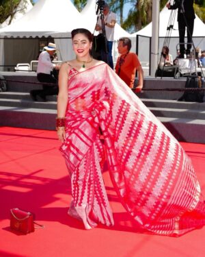 Ashna Habib Bhabna Instagram - The moment I received the invitation to walk the red carpet at Cannes, I knew I wanted to make a statement with my outfit. As I sifted through my wardrobe, trying to find the perfect ensemble, my gaze fell upon my mother’s wedding saree. Instantly, I felt a surge of emotion - this saree wasn’t just a piece of fabric, it was a symbol of love, tradition, and my parents’ blessings.
In that moment, I knew that there was no other outfit that could compare to the significance and sentimentality of my mother’s red saree. It was more than just a garment, it was a connection to my roots, my family, and my heritage. And so, without hesitation, I decided to wear it for my special day at Cannes.
As I walked the red carpet in my mother’s saree, I felt a sense of pride and gratitude. Not only was I representing myself, but I was also honoring my mother, my family, and all the love and support they had given me throughout my life. The saree draped around me like a protective shield, reminding me of where I came from and the values that had shaped me into the person I am today.
So, as I stood there, surrounded by the glitz and glamour of Cannes, I knew that my mother’s red saree was not just a piece of clothing - it was a symbol of love, strength, and the bond between mother and daughter. And for that, I will always be grateful….
Jewels @canvas.2603
লাল পলা @6yardsstory