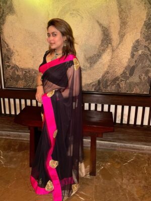 Ashna Habib Bhabna Instagram - You can’t blame gravity for falling in love 😍