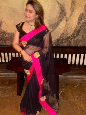 Ashna Habib Bhabna Instagram - You can’t blame gravity for falling in love 😍
