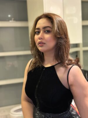 Ashna Habib Bhabna Instagram - Malaysia showtime 🇲🇾 ❤️🐦⬛💋