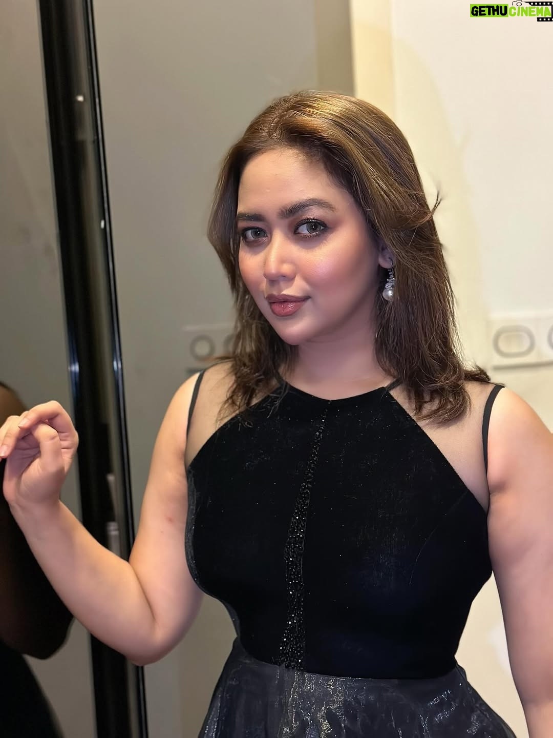 Ashna Habib Bhabna - 2.6K Likes - Malaysia showtime 🇲🇾 ❤️🐦‍⬛💋