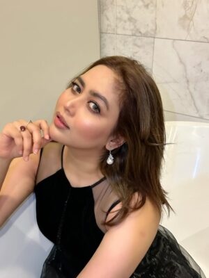 Ashna Habib Bhabna Instagram - Malaysia showtime 🇲🇾 ❤️🐦⬛💋
