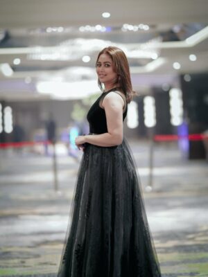 Ashna Habib Bhabna Instagram - Malaysia showtime 🇲🇾 ❤️🐦⬛💋