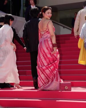 Ashna Habib Bhabna Instagram - The moment I received the invitation to walk the red carpet at Cannes, I knew I wanted to make a statement with my outfit. As I sifted through my wardrobe, trying to find the perfect ensemble, my gaze fell upon my mother’s wedding saree. Instantly, I felt a surge of emotion - this saree wasn’t just a piece of fabric, it was a symbol of love, tradition, and my parents’ blessings.
In that moment, I knew that there was no other outfit that could compare to the significance and sentimentality of my mother’s red saree. It was more than just a garment, it was a connection to my roots, my family, and my heritage. And so, without hesitation, I decided to wear it for my special day at Cannes.
As I walked the red carpet in my mother’s saree, I felt a sense of pride and gratitude. Not only was I representing myself, but I was also honoring my mother, my family, and all the love and support they had given me throughout my life. The saree draped around me like a protective shield, reminding me of where I came from and the values that had shaped me into the person I am today.
So, as I stood there, surrounded by the glitz and glamour of Cannes, I knew that my mother’s red saree was not just a piece of clothing - it was a symbol of love, strength, and the bond between mother and daughter. And for that, I will always be grateful….
Jewels @canvas.2603
লাল পলা @6yardsstory
