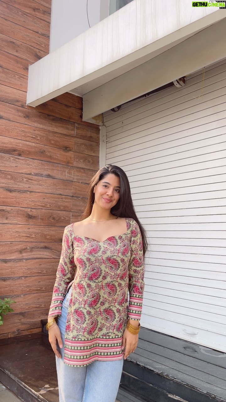 Ashwini karki - 87.4K Likes - Failed to look Cute 🌚