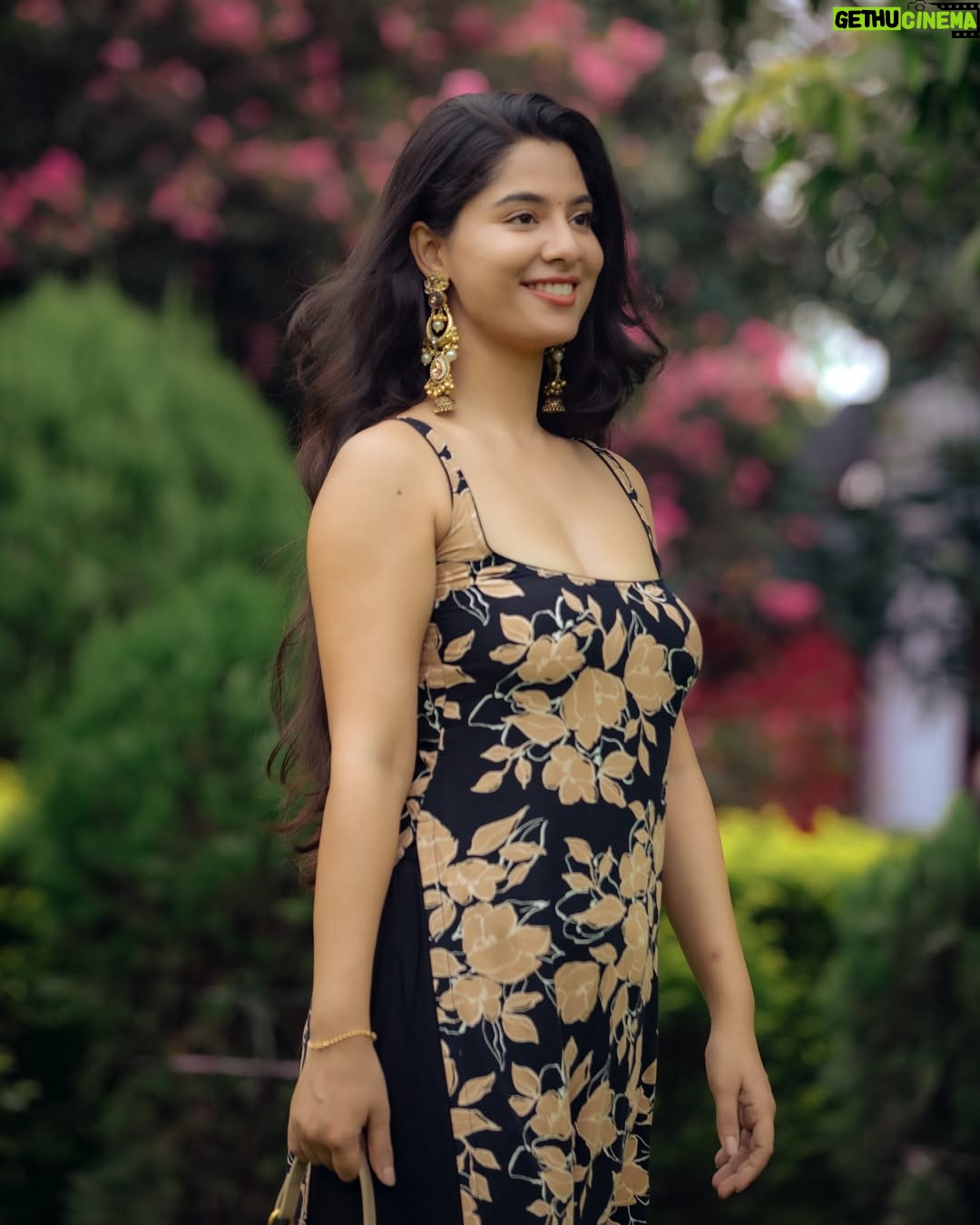 Ashwini karki - 15.5K Likes - फूल 🌷