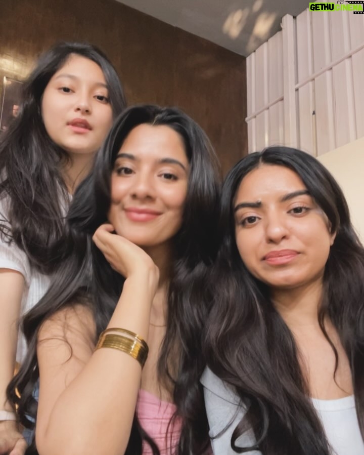 Ashwini karki - 11.5K Likes - 💗🦢