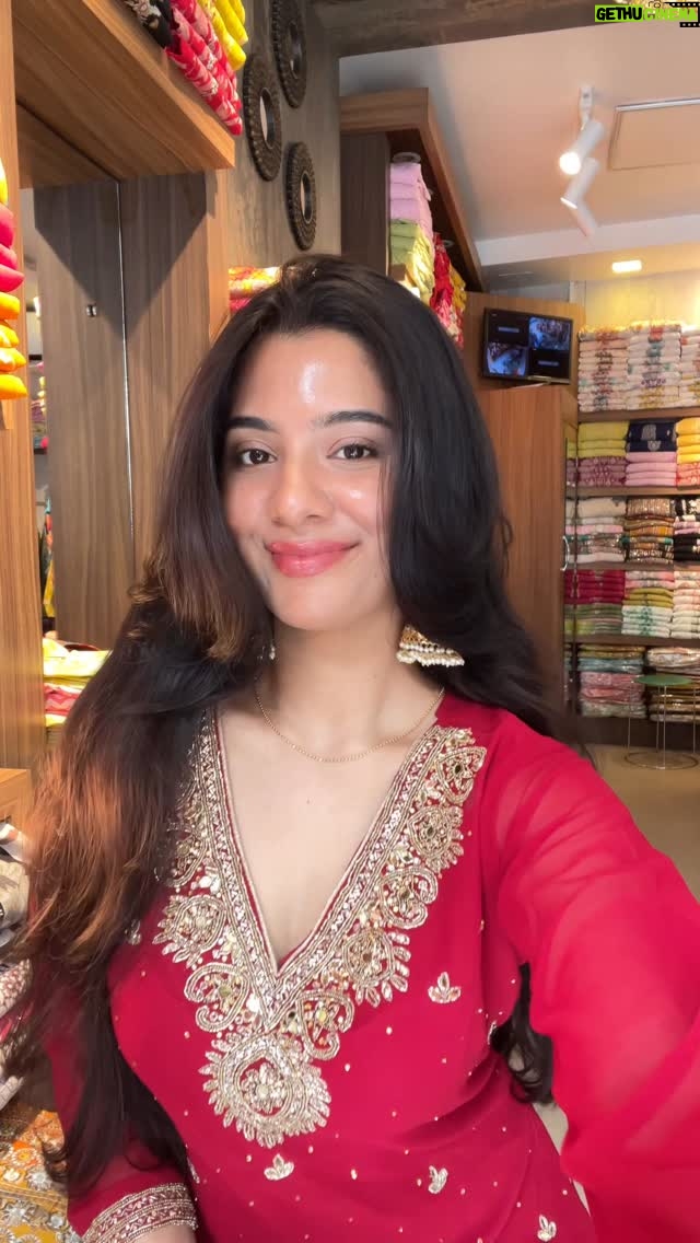 Ashwini karki - 11.3K Likes - You saw her once, and now every red reminds you of her.