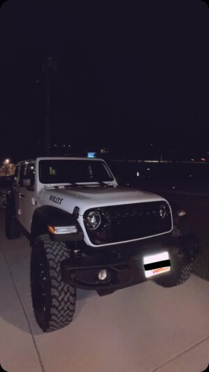 Asmi Bhandari Instagram - A brand new Jeep for a brand new adventure. Let’s get lost!❤️🔥
More Reels @asmibhandari.19
#ExploreMore #JeepVibes #JeepWrangler #asmibhandari #asmisquad #instagram #dance #slowmo #night #slowmotion #bollywood #slowmoqueen #nightshot #viral #trending #public #lines #love #explore #explorepage #exploremore #insta #trendingaudio #trendingreels #reels #reelitfeelit #reelsinstagram #instareels #feedfeed