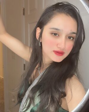 Asmi Bhandari Instagram - Too glam to give a damn.