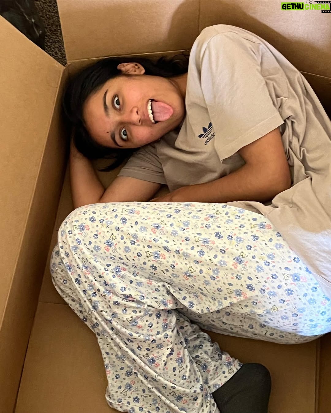 Asmi Bhandari - 8.4K Likes - Living in a box