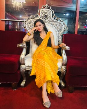 Asmi Bhandari Instagram - May the inauguration of the Ayodhya Ram Mandir shower us with the blessings of peace, unity, and prosperity. Jai Shri Ram! 🧡