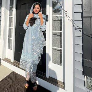 Asmi Bhandari Instagram -