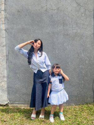Asmirandah Instagram - HOME 🩷
Sambil cek bangunan, sambil kembaran ootd bertiga 🥰
Mama Andah and Chloe ootd from @lbskids @lookboutiquestore