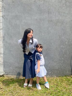 Asmirandah Instagram - HOME 🩷
Sambil cek bangunan, sambil kembaran ootd bertiga 🥰
Mama Andah and Chloe ootd from @lbskids @lookboutiquestore
