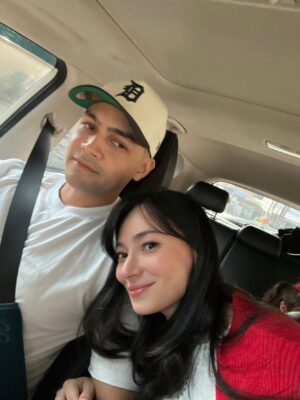 Asmirandah Instagram - Quality time tuh bisa ngapain aja.. cuma nemenin potong rambut aja tetap jadi quality time 🤭 hihihi