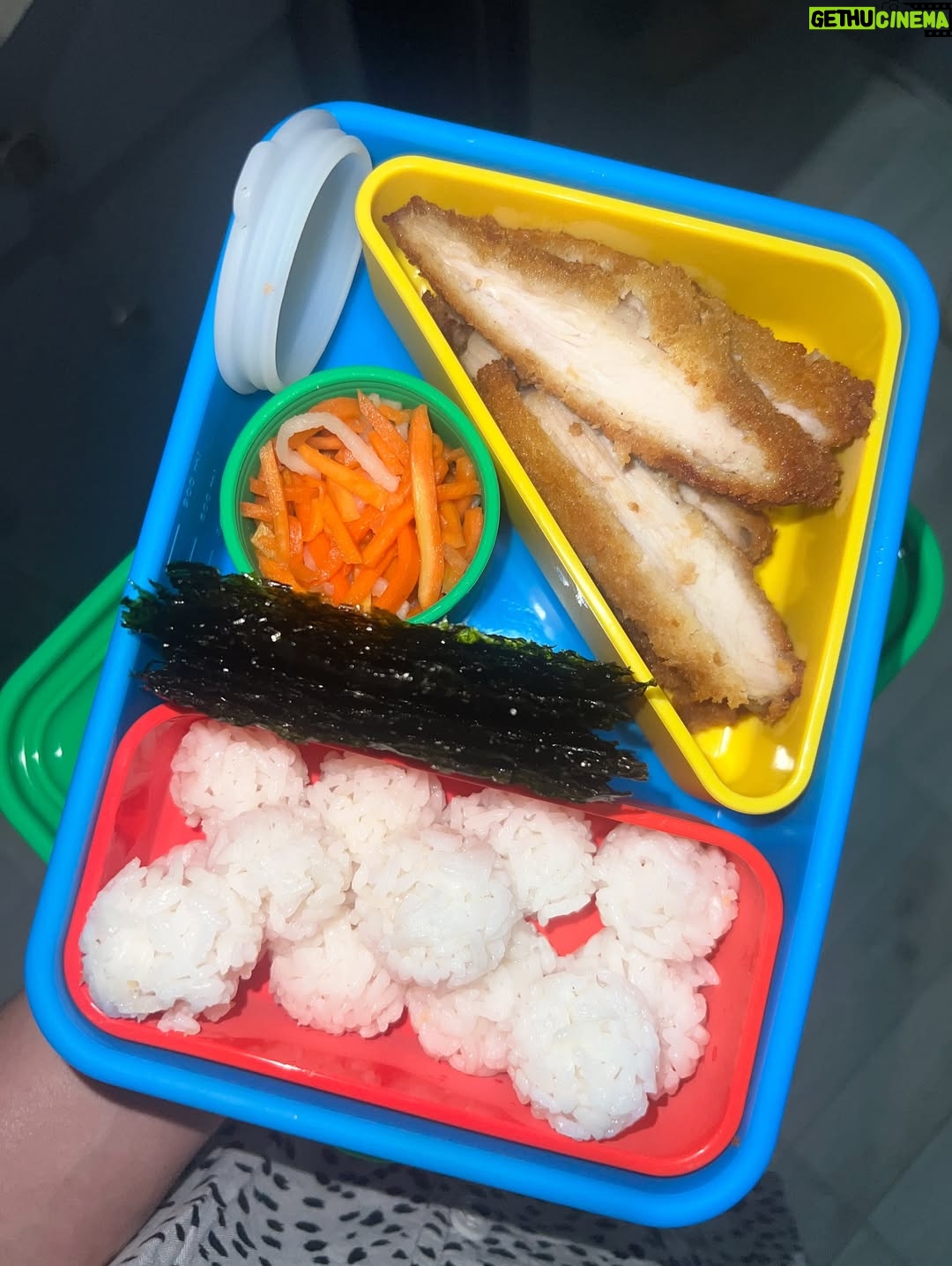 Asmirandah - 3 Likes - Hari-hari yang mengubahku.. 💙 jam tidur berubah, aktifitas berubah, rutinitas berubah, seperti adaptasi lagi.. and the feel is so lovely
