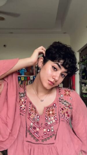 Asmita Pathik Instagram - ✨💗
.
.
.
.
.
.
#transition #transitionreels #punjabi #music #trending #viral