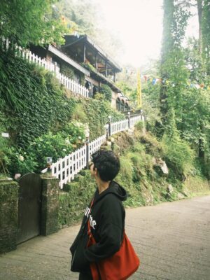 Asmita Pathik Instagram - Back here⦠again. And again. And again.
.
.
.
.
.
#landour #landourbakehouse #landourmussoorie #dehradun