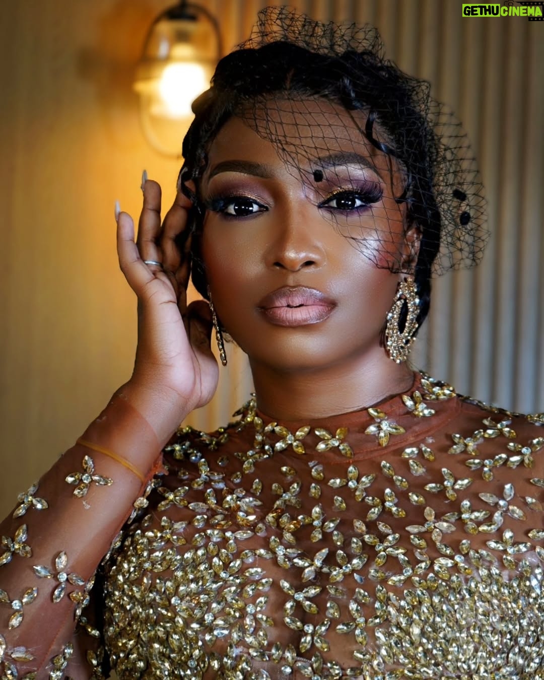 Aunt Ezekiel - 28.4K Likes - Jibu nakuja nalo Usiku huu huu 
Nimewasogezea Make Up ili 
Mumjue vizuri na Hair!😋
Zawadi Dress an 100k Cash!