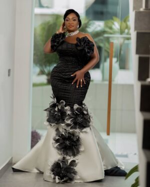 Aunt Ezekiel Instagram - Queen....❤️
Attending #JP2025 Reception 😍😉
Dress: @designed_by_shuu
Make up: @makeupbyeddie_
Photography: @chizimapicha
Creative: @martinkadindaofficial