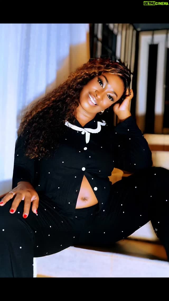 Aunt Ezekiel - 26.8K Likes - Thank God hadi nw  Sio Padogo.....🥰
NIMEPATIKANA by @_kusah_ 
Link kwa Bio yake😇
Ila hadi nw Sijajua aliepatikana kati yangu na yy!🥲