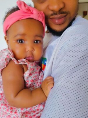 Aunt Ezekiel Instagram - HAPPY BDAY DADDY ZARA❤️
HAPPY BDAY BABA WATOTO🥰
HAPPY BDAY MWANAUME WANGU🤓
HAPPY BDAY BUMBULI BOY🤴❤️
INSHALLAH NAKUOMBEA MEMA ZAIDI NA ZAIDlI
MIMI NA WATOTO TUNAKUPENDA🥰😘
@_kusah_