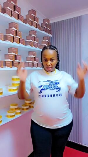 Aunt Ezekiel Instagram - ANAITWA MKALI WA KUBARUZAAAA
@chido_point
@chido_point
WACHECK FASTAAAA
MM NIKO DUKANI KAMA KAWAIDA JAMAN😋
CALL 0752300068