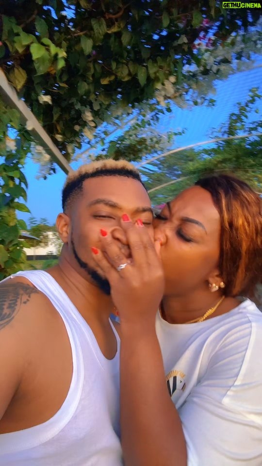 Aunt Ezekiel - 49.6K Likes - Hamchelewi kusema bonge akideka hapendezi!
Nimepatikana by honeeeeeeny❤️❤️❤️ @_kusah_ 
Eti kati yangu na yake Nani kapatikana!!!😋