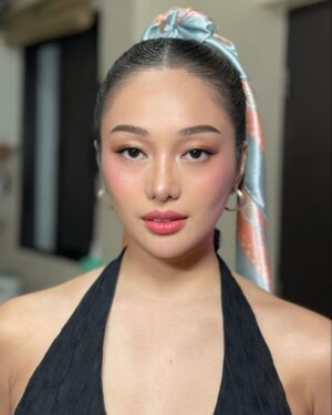 Ava Mendez Instagram - face card never declines
Make up: @aljay_mending
Hair: @margoxkehlani