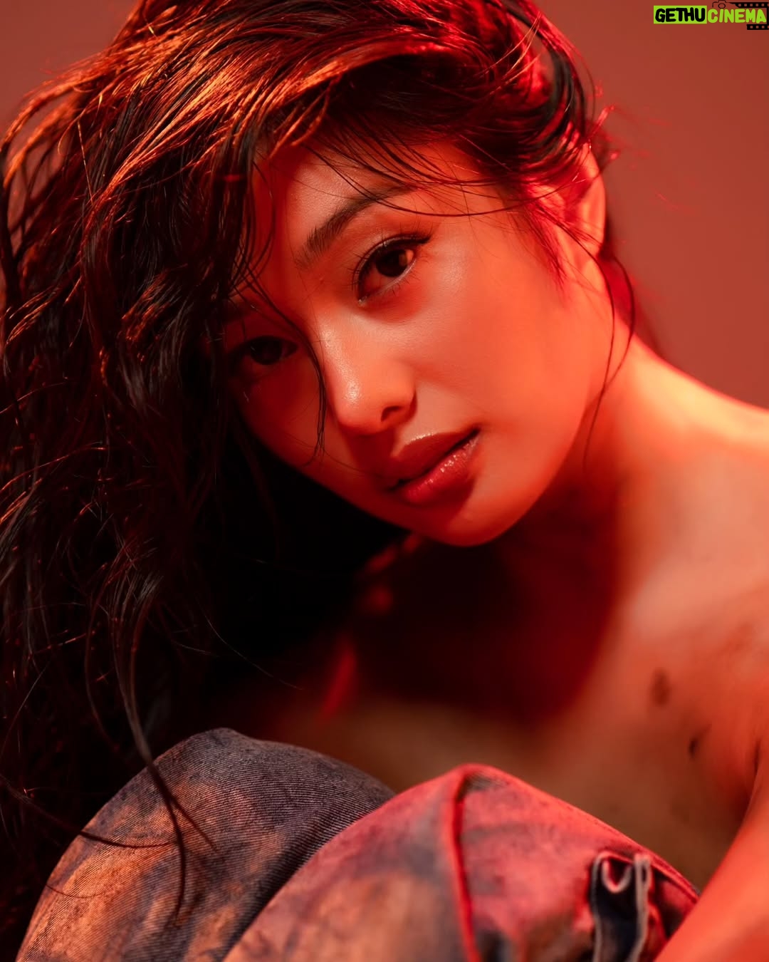 Ava Mendez - 7.9K Likes - Muse: Ava Mendez
Make up by: Aljie Mending
Hair: Mitch Briones Romero
Stylist: Nikki Wong Gomez
Location: UCP STUDIO
Photographer: Gem Tugade