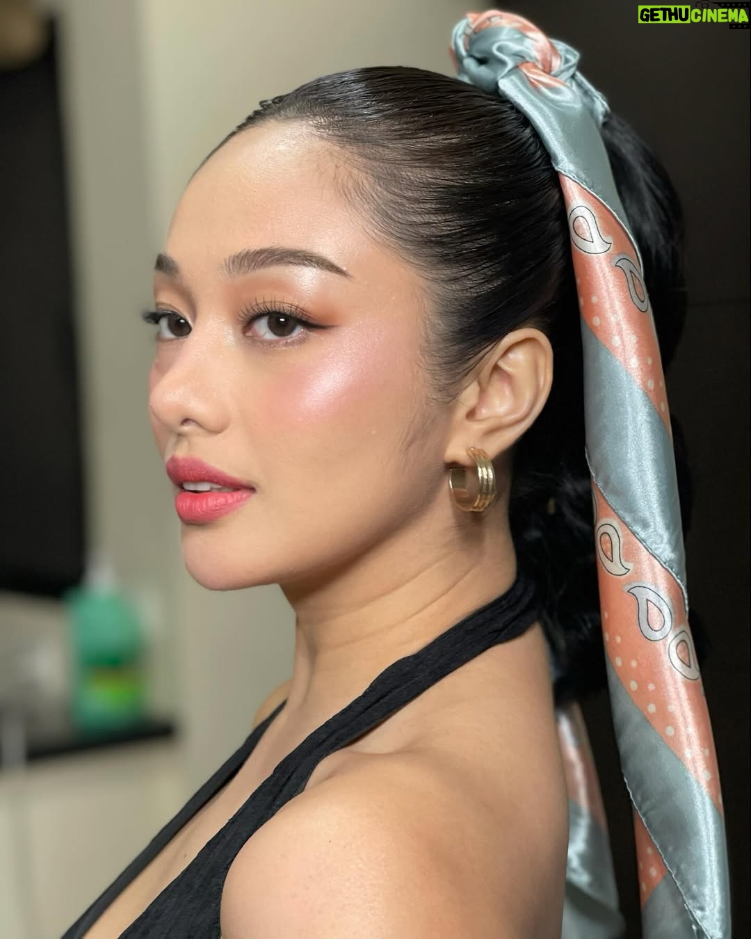 Ava Mendez - 6.6K Likes - face card never declines 

Make up: @aljay_mending 
Hair: @margoxkehlani