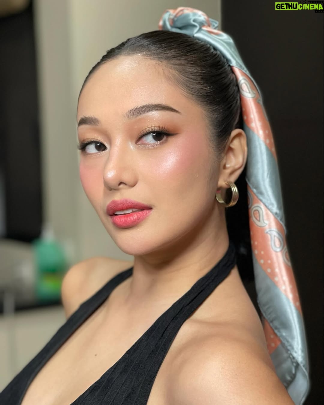 Ava Mendez - 6.6K Likes - face card never declines 

Make up: @aljay_mending 
Hair: @margoxkehlani