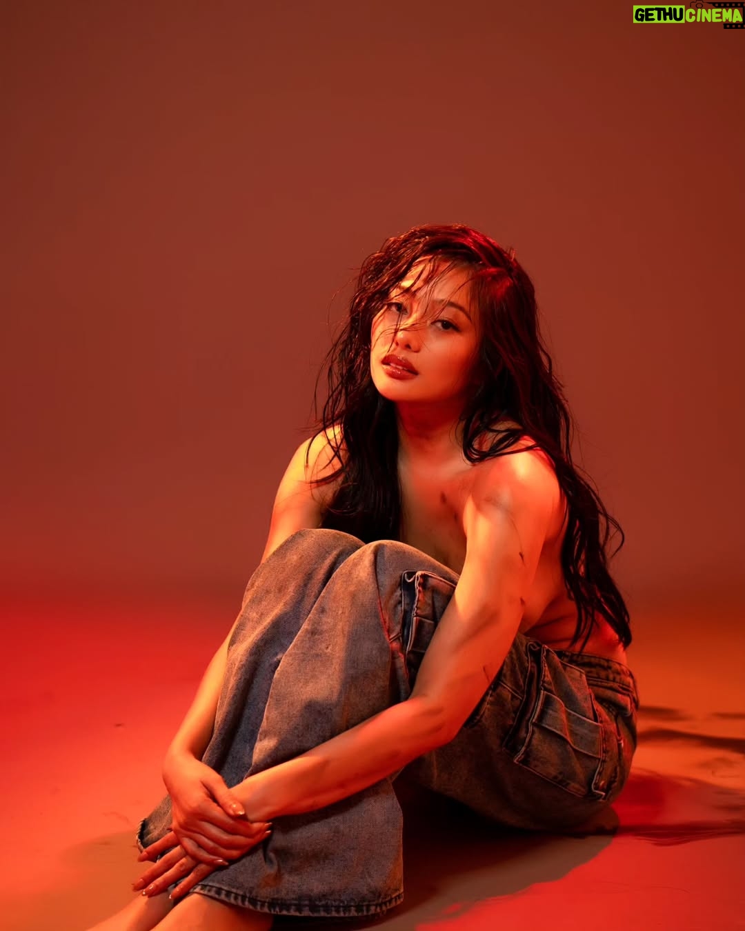 Ava Mendez - 7.9K Likes - Muse: Ava Mendez
Make up by: Aljie Mending
Hair: Mitch Briones Romero
Stylist: Nikki Wong Gomez
Location: UCP STUDIO
Photographer: Gem Tugade