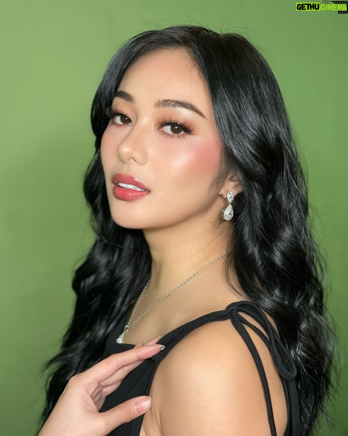 Ava Mendez - 4K Likes - 🦂