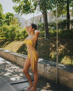 Ava Mendez Instagram - summer glow