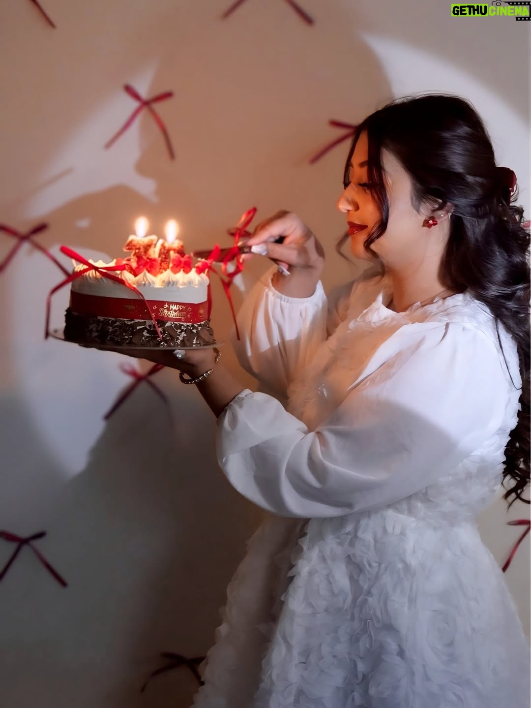 Avirims - 9.5K Likes - •	“Overwhelmed with all the love on my birthday – thanks fam & friends 💖”